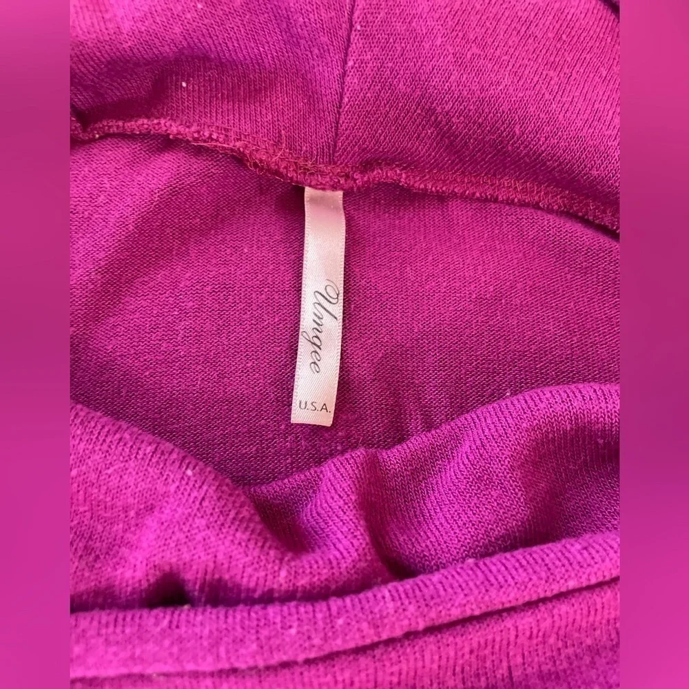 Purple cowl neck sleeveless top, cool eclectic pattern / print on front. - Picture 5 of 9